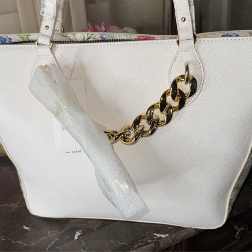 Betsey Johnson White Tote with Floral Trim and Gold Chain NWT - Picture 10 of 12